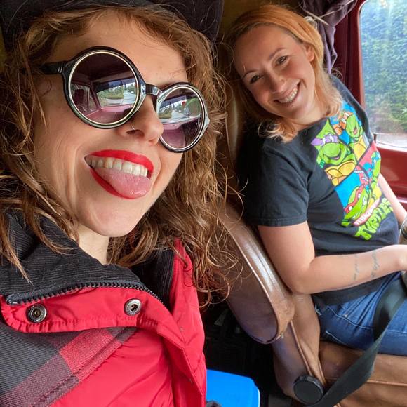 Meet your Posher, Elizabeth - Picture 2 of 3